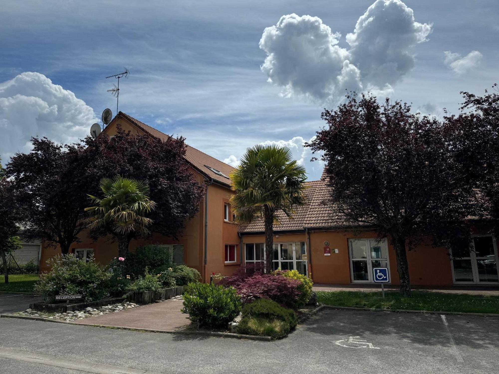 Comfort Hotel Orleans Саран Екстериор снимка