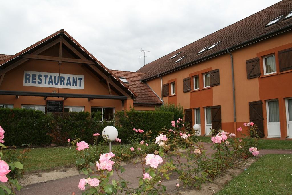 Comfort Hotel Orleans Саран Екстериор снимка