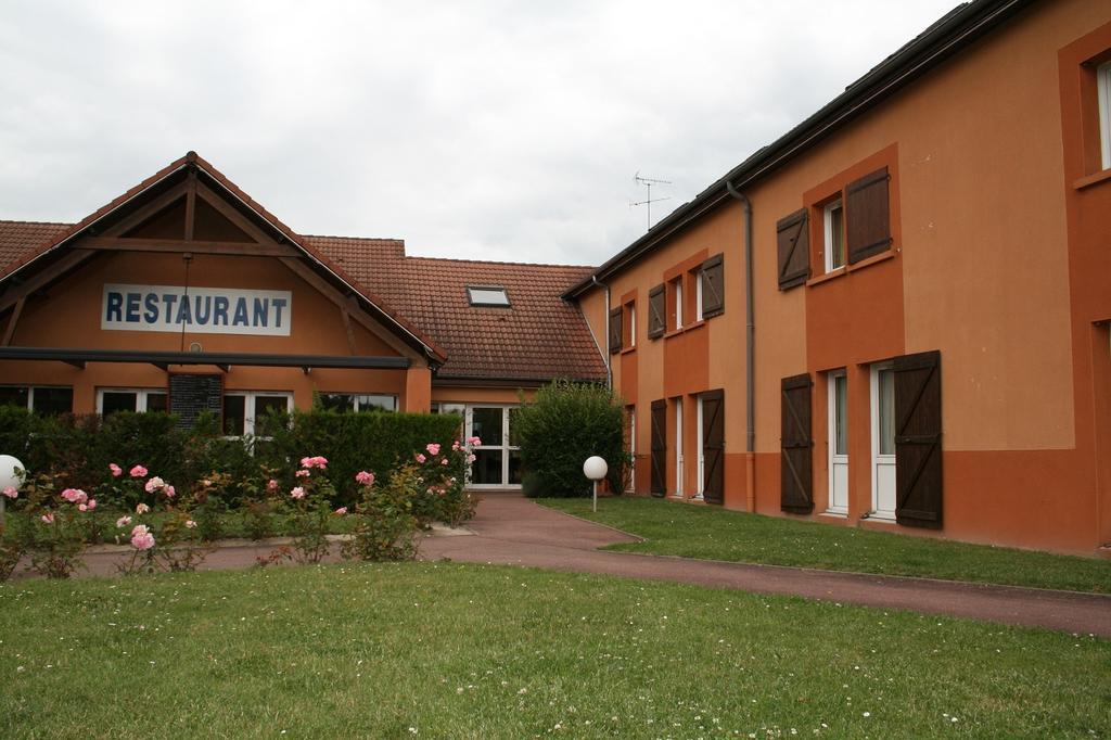 Comfort Hotel Orleans Саран Екстериор снимка