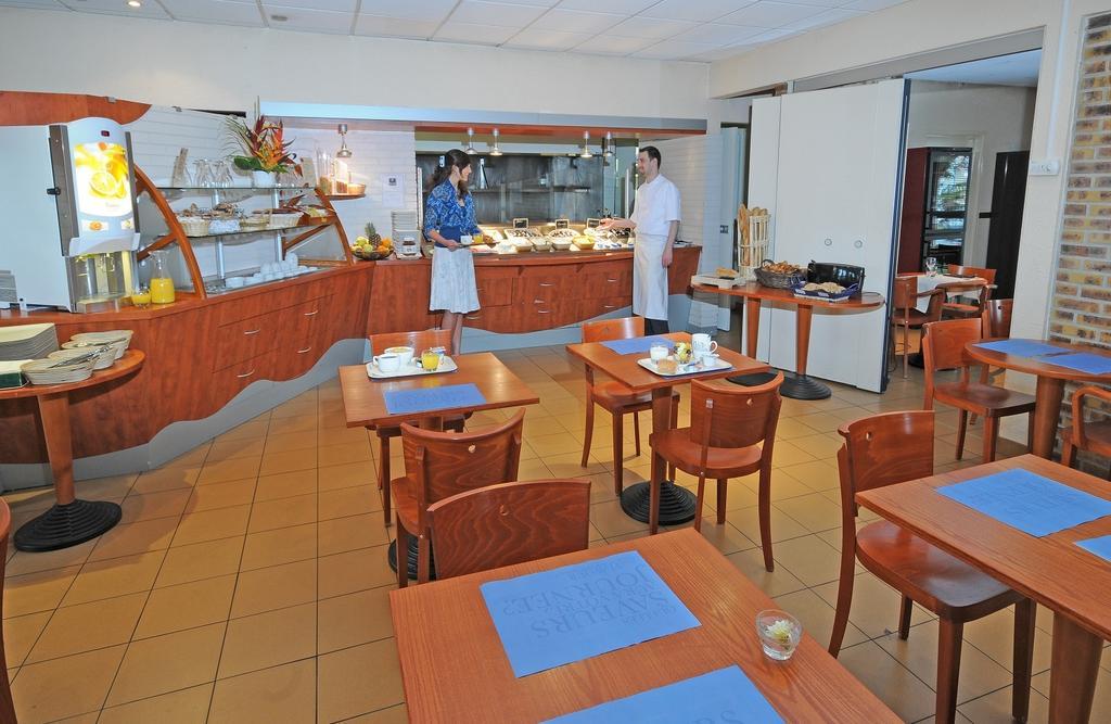 Comfort Hotel Orleans Саран Екстериор снимка
