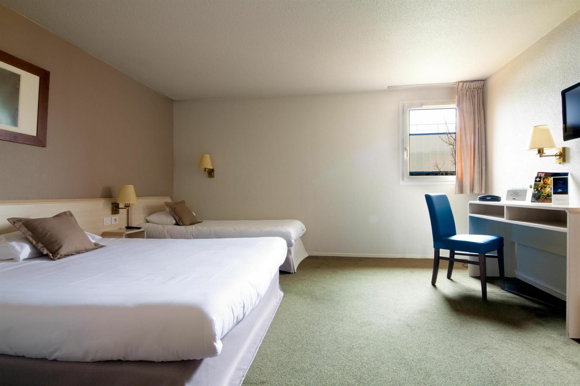 Comfort Hotel Orleans Саран Екстериор снимка