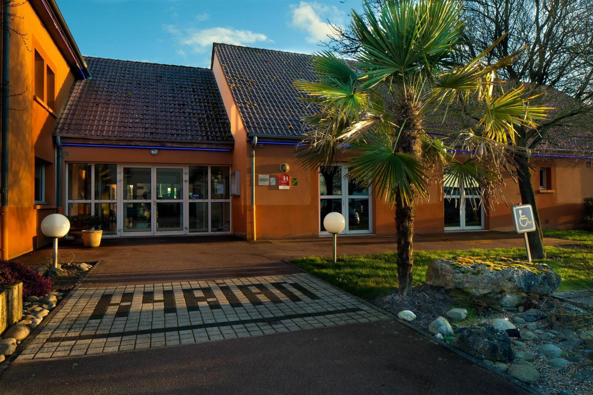 Comfort Hotel Orleans Саран Екстериор снимка